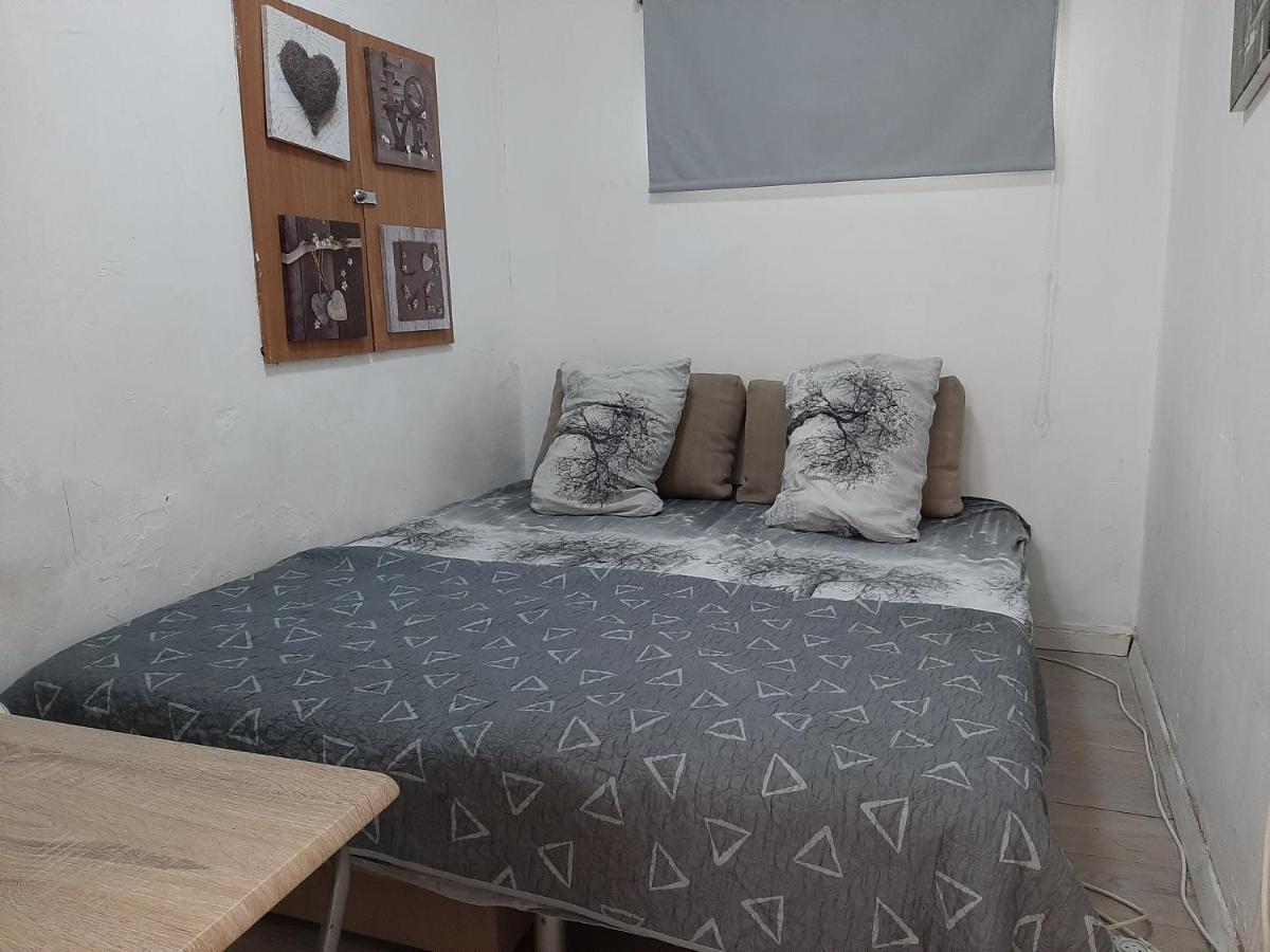 The Surfer'S Beach House Tel Aviv Bagian luar foto