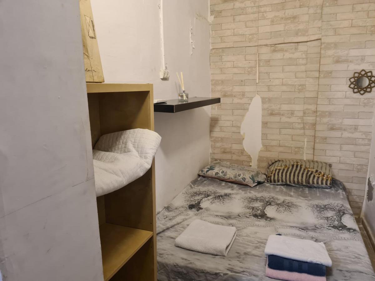 The Surfer'S Beach House Tel Aviv Bagian luar foto