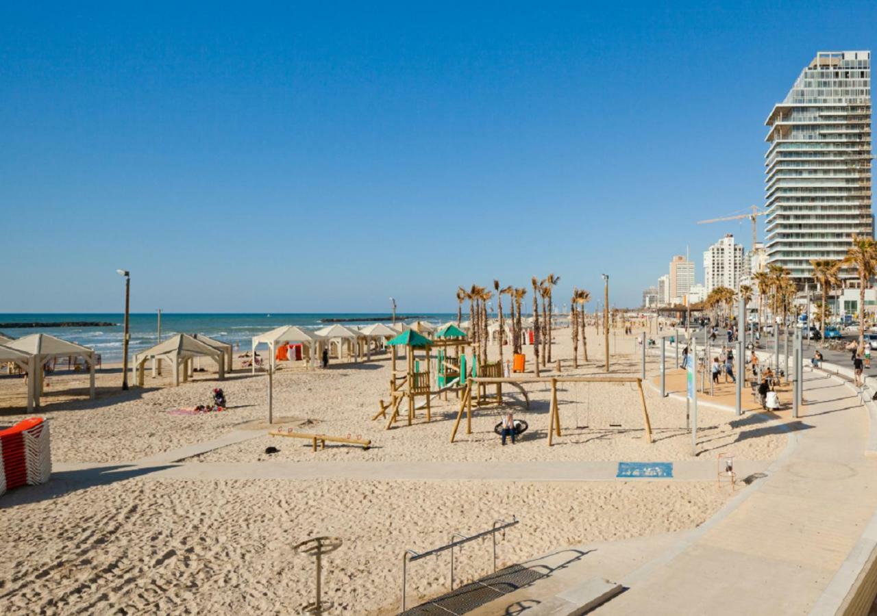The Surfer'S Beach House Tel Aviv Bagian luar foto