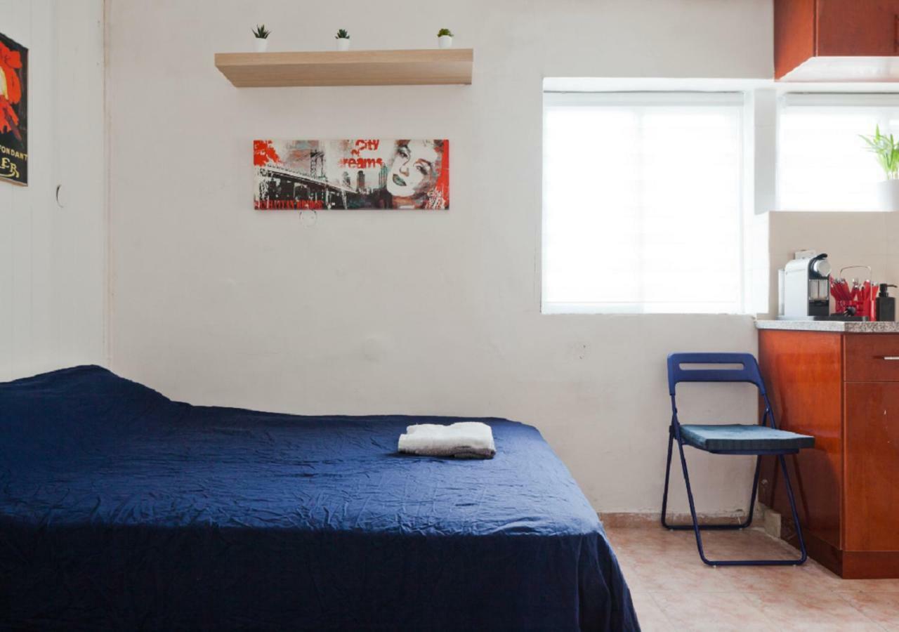 The Surfer'S Beach House Tel Aviv Bagian luar foto